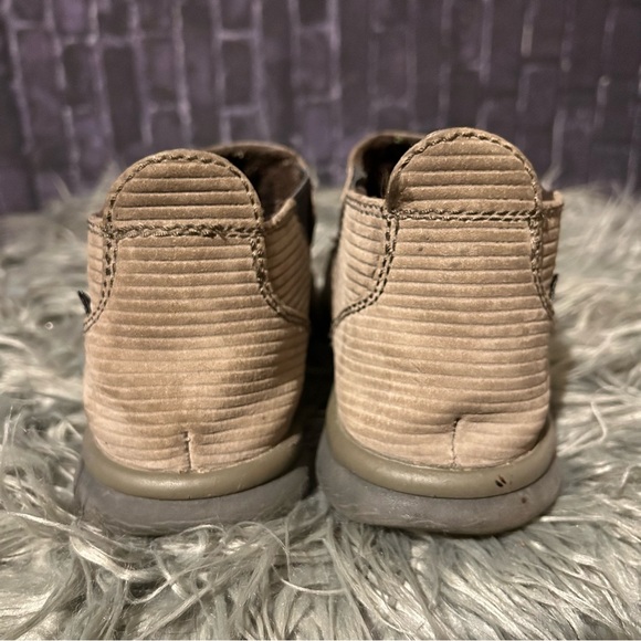 PATAGONIA Men's Maui Mid Corduroy Slip On Sz 8 GUC - Picture 5 of 16